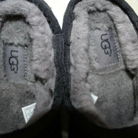 NIB UGG WOMEN'S CLASSIC SUEDE SHEARLING LINED SLIPPERS BLACK - Picture 5 of 7